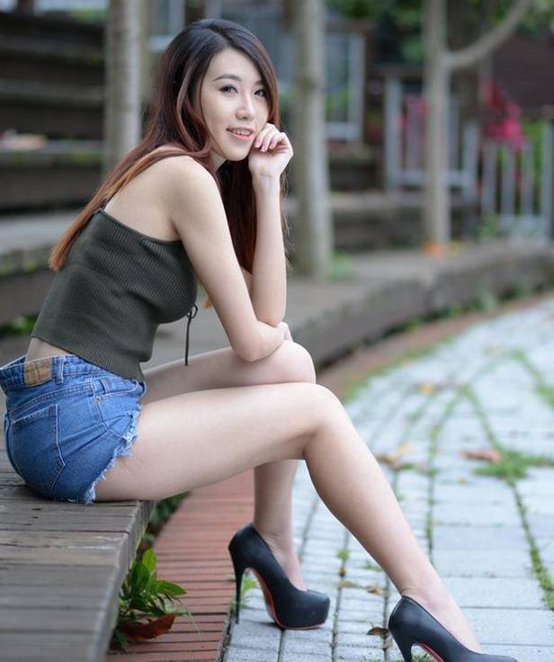 床上的唇语经历fullversion